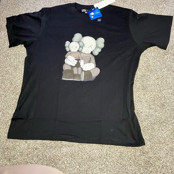Kaws x uniqlo collab t shirt ut size xl - Picture 4 of 7